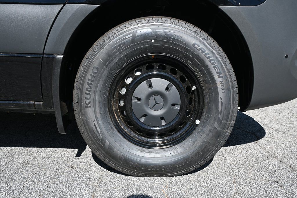 Used 2025 Mercedes-Benz Sprinter 2500 image 30