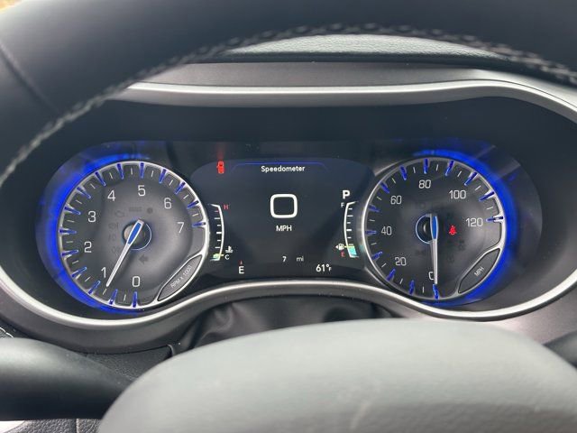 New 2026 Chrysler Pacifica Select FWD image 25