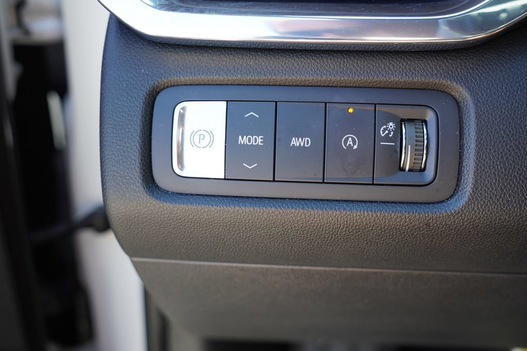 Certified 2025 GMC Acadia Elevation w/ Elevation Premium Package AWD/4WD image 26