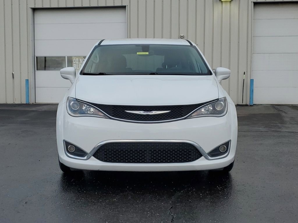Used 2018 Chrysler Pacifica Touring Plus image 2