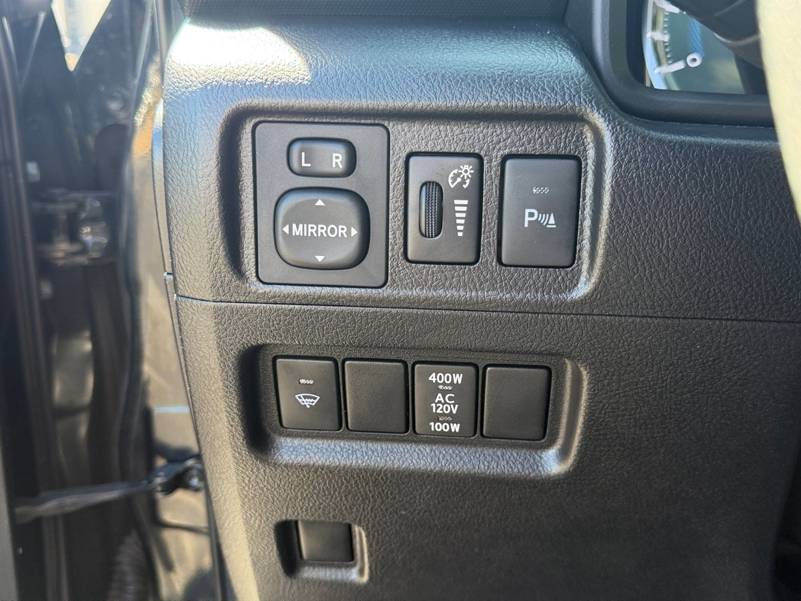 Used 2019 Toyota 4Runner Limited w/ Four Season Floor Mat Package AWD/4WD image 11