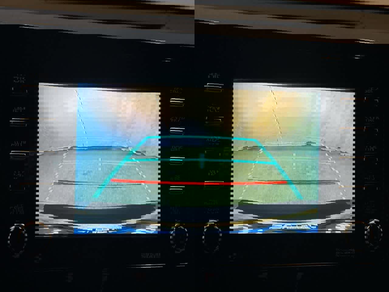 Used 2022 Toyota Camry SE image 17