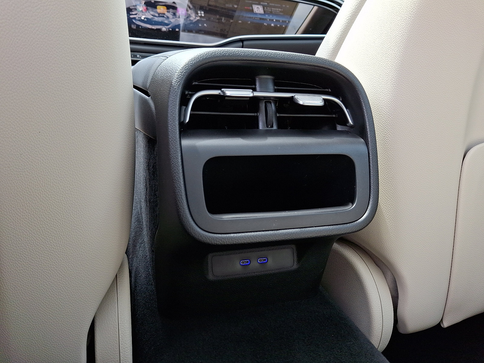 New 2026 Mercedes-Benz E 450 4MATIC Sedan image 9