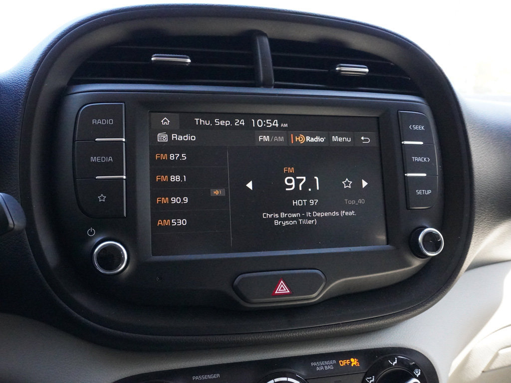 Used 2025 Kia Soul LX w/ LX Technology Package FWD image 36
