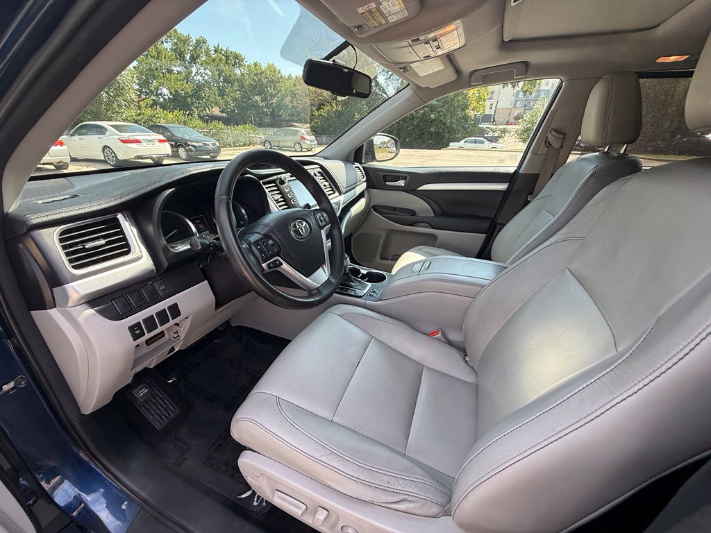 Used 2015 Toyota Highlander XLE AWD/4WD image 11