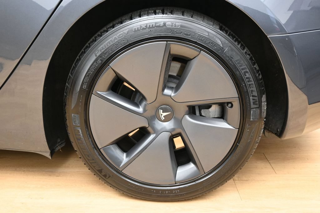 Used 2023 Tesla Model 3 Standard Range RWD image 11