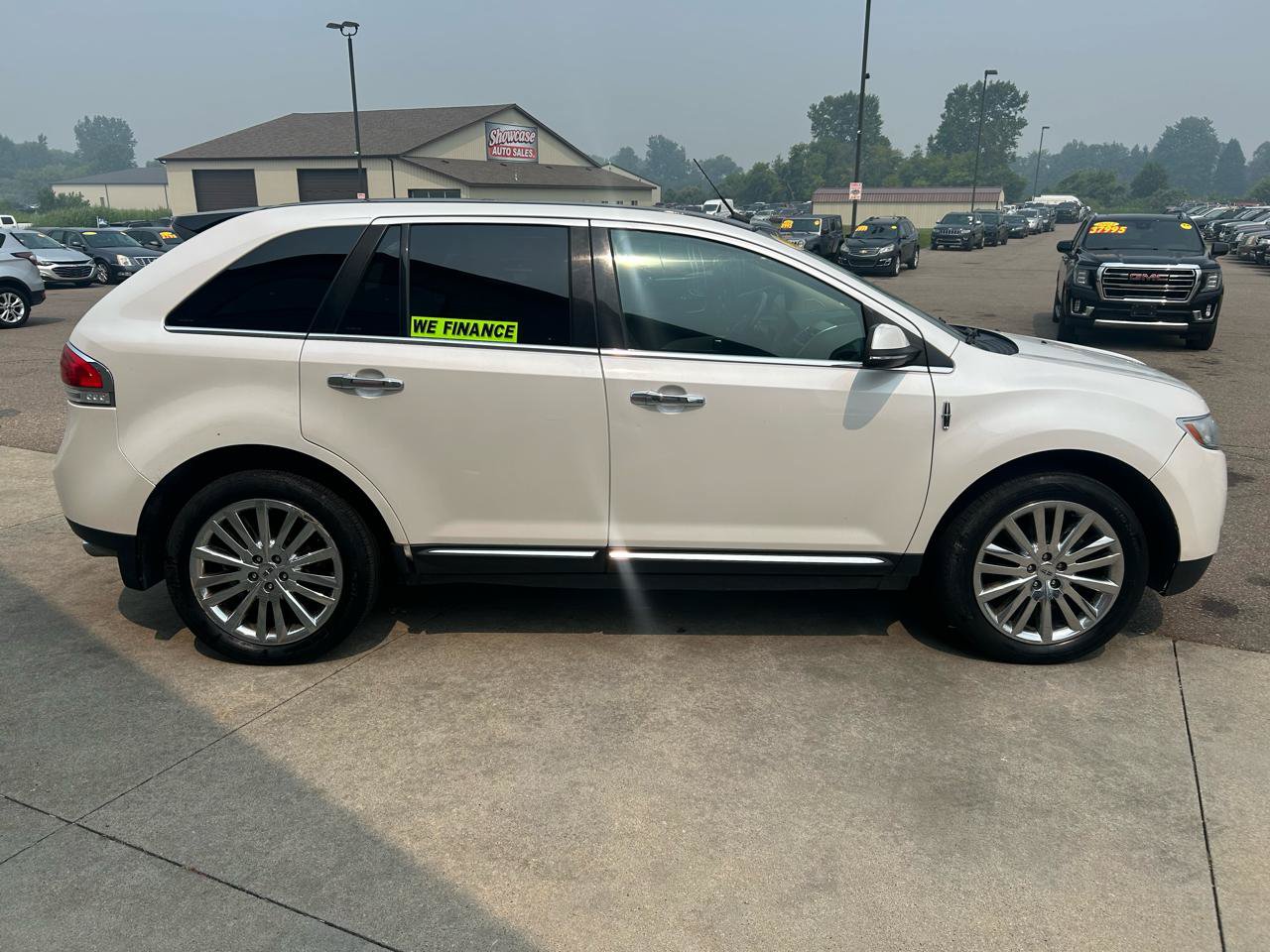 Used 2014 Lincoln MKX AWD w/ Equipment Group 101A image 4