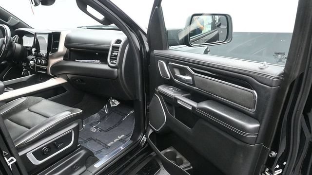 Used 2019 RAM 1500 Laramie AWD/4WD image 14