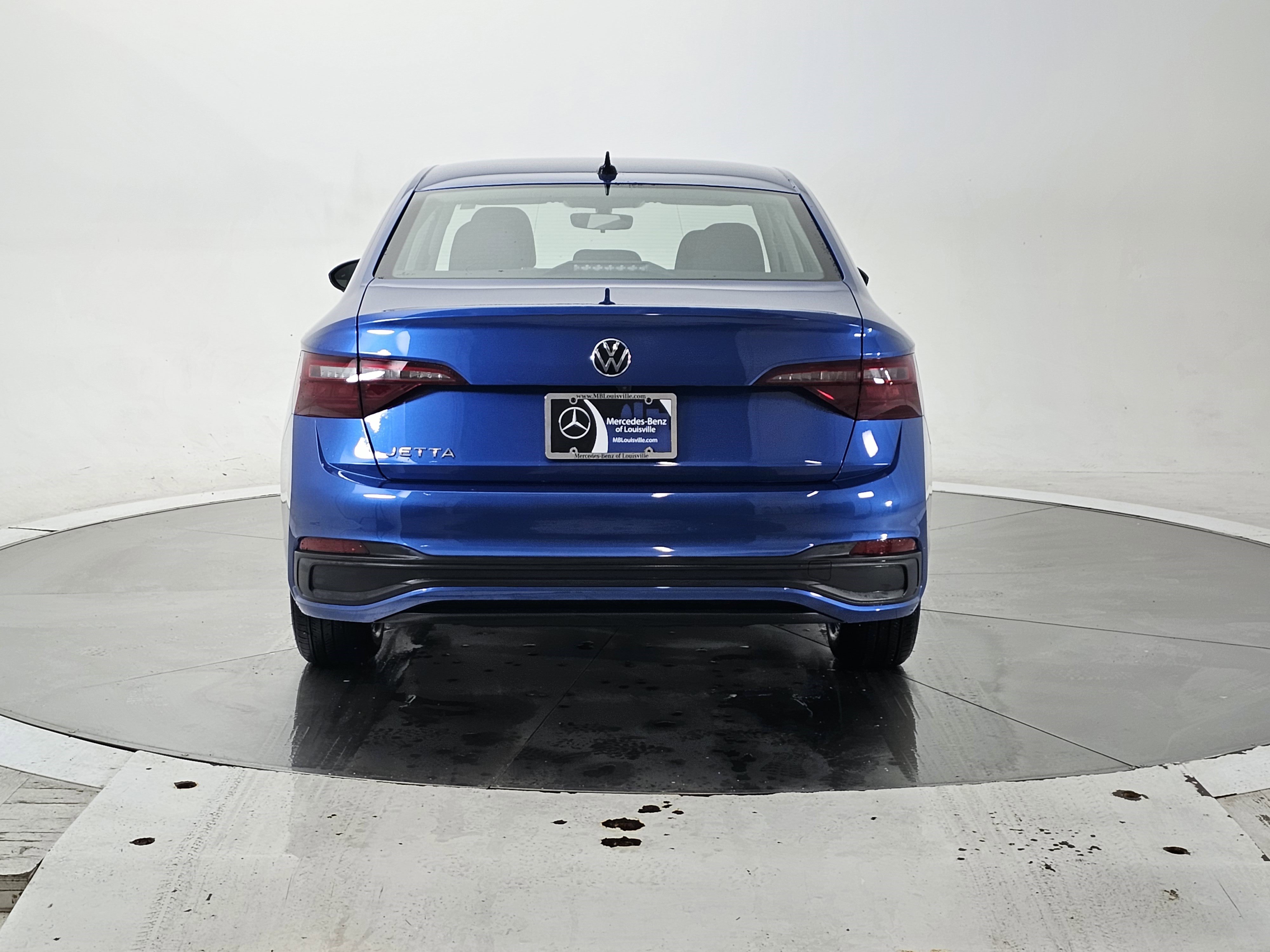 Used 2023 Volkswagen Jetta S image 5