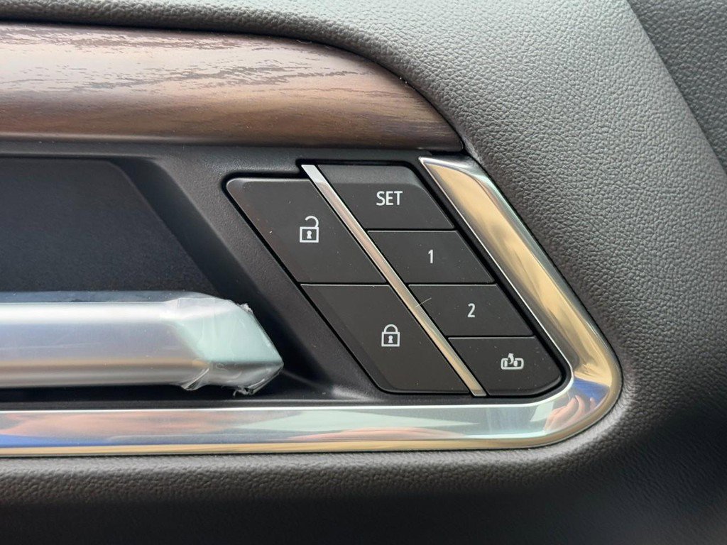 New 2026 GMC Sierra 1500 SLT image 15