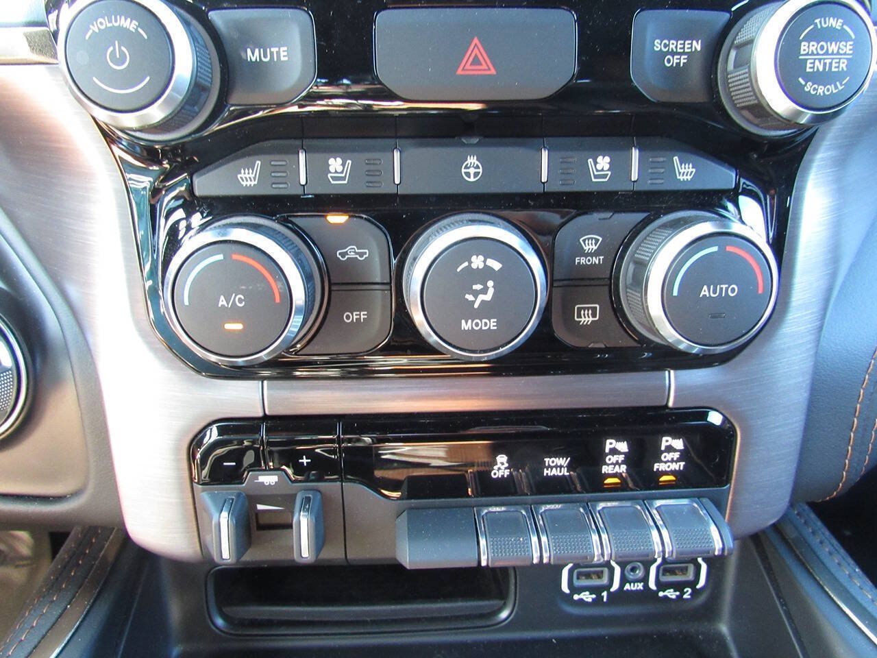 Used 2020 RAM 2500 Limited AWD/4WD image 36
