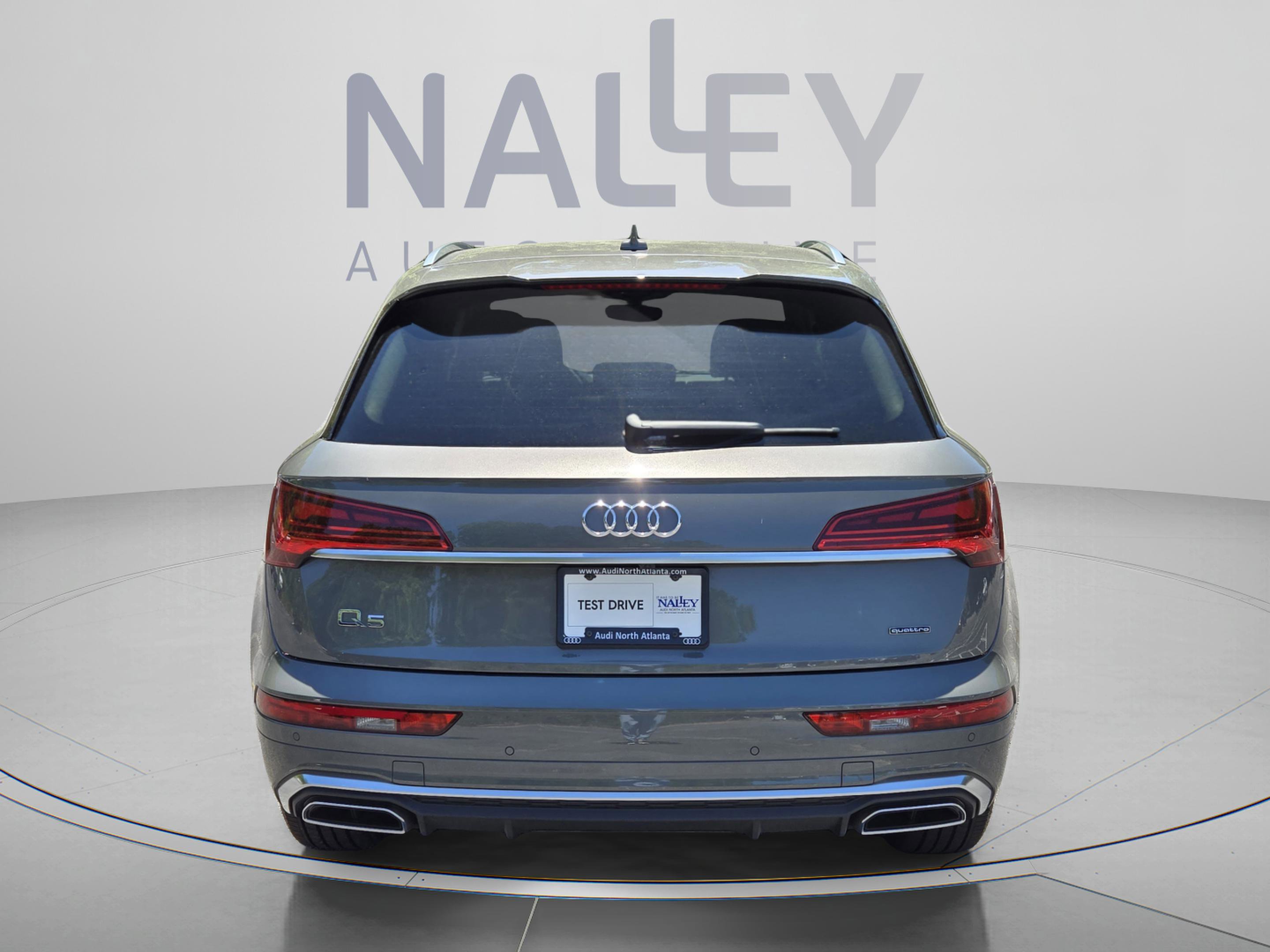 Used 2023 Audi Q5 2.0T Premium w/ Convenience Package AWD/4WD image 4