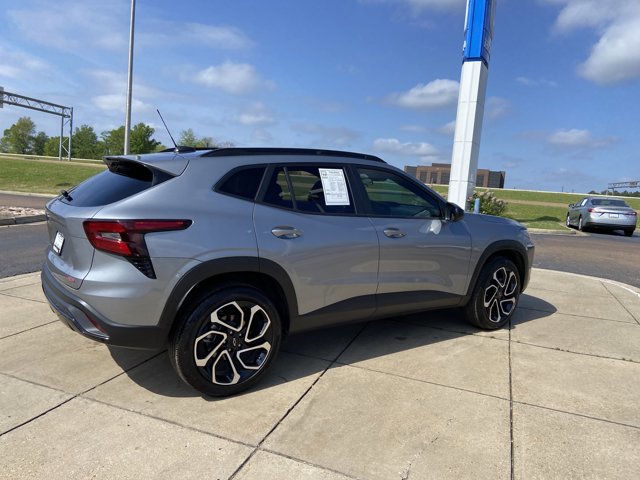 Used 2025 Chevrolet Trax RS image 18