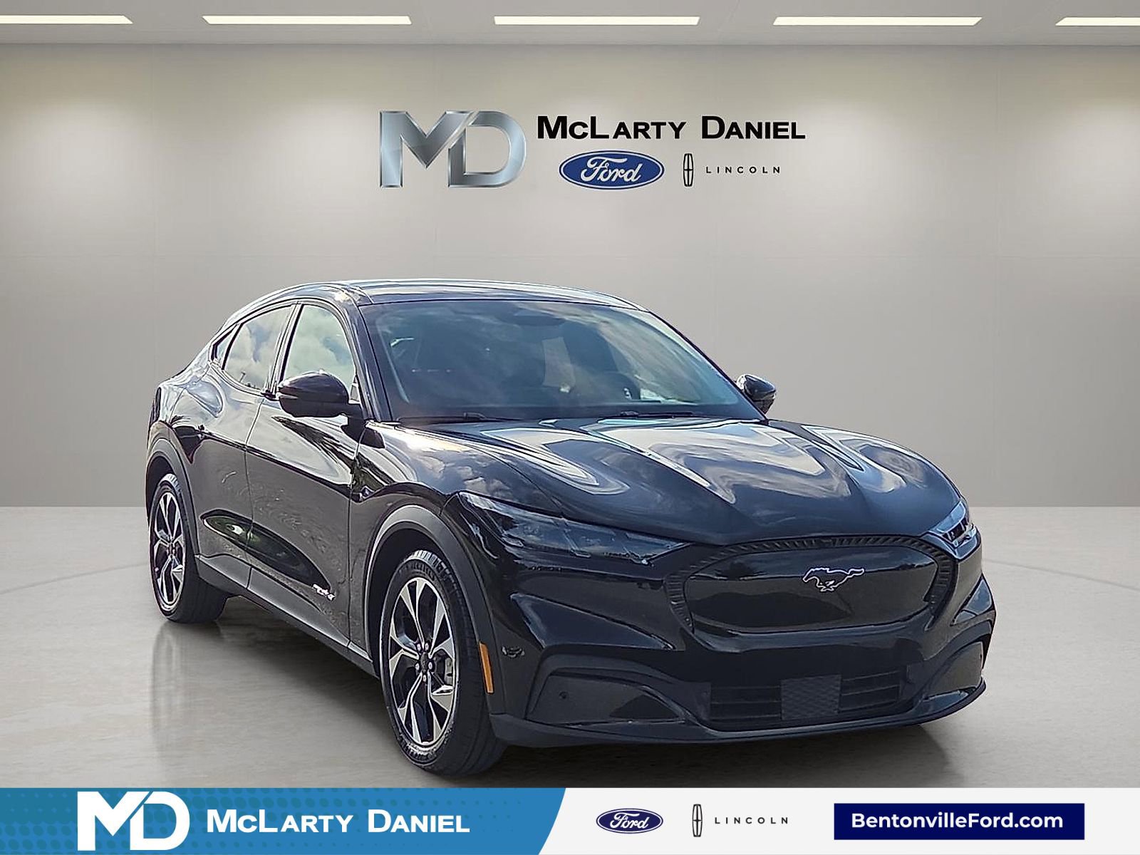 Used 2025 Ford Mustang Mach-E Select RWD image 1
