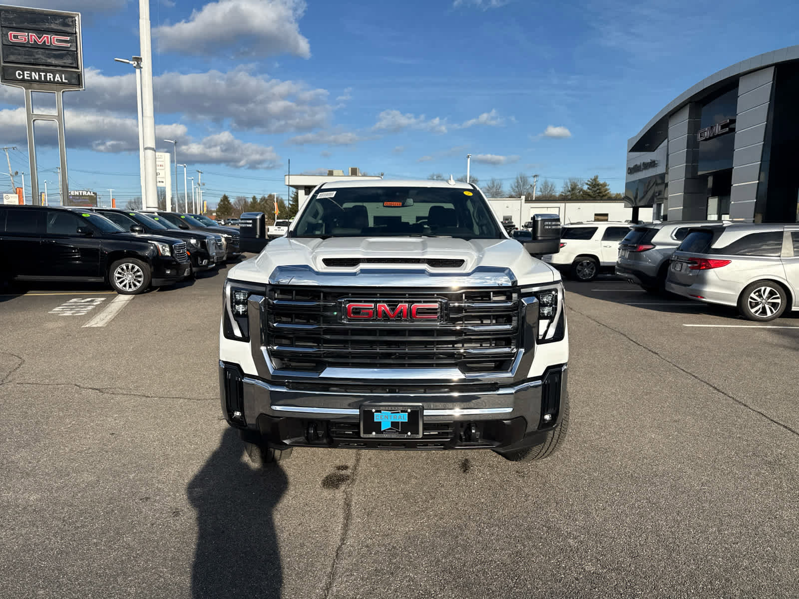New 2026 GMC Sierra 2500 SLT image 2