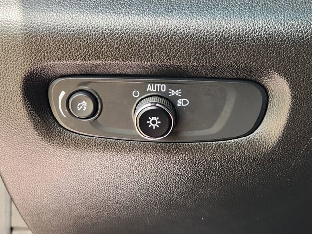 Used 2023 Chevrolet Traverse LT FWD image 21