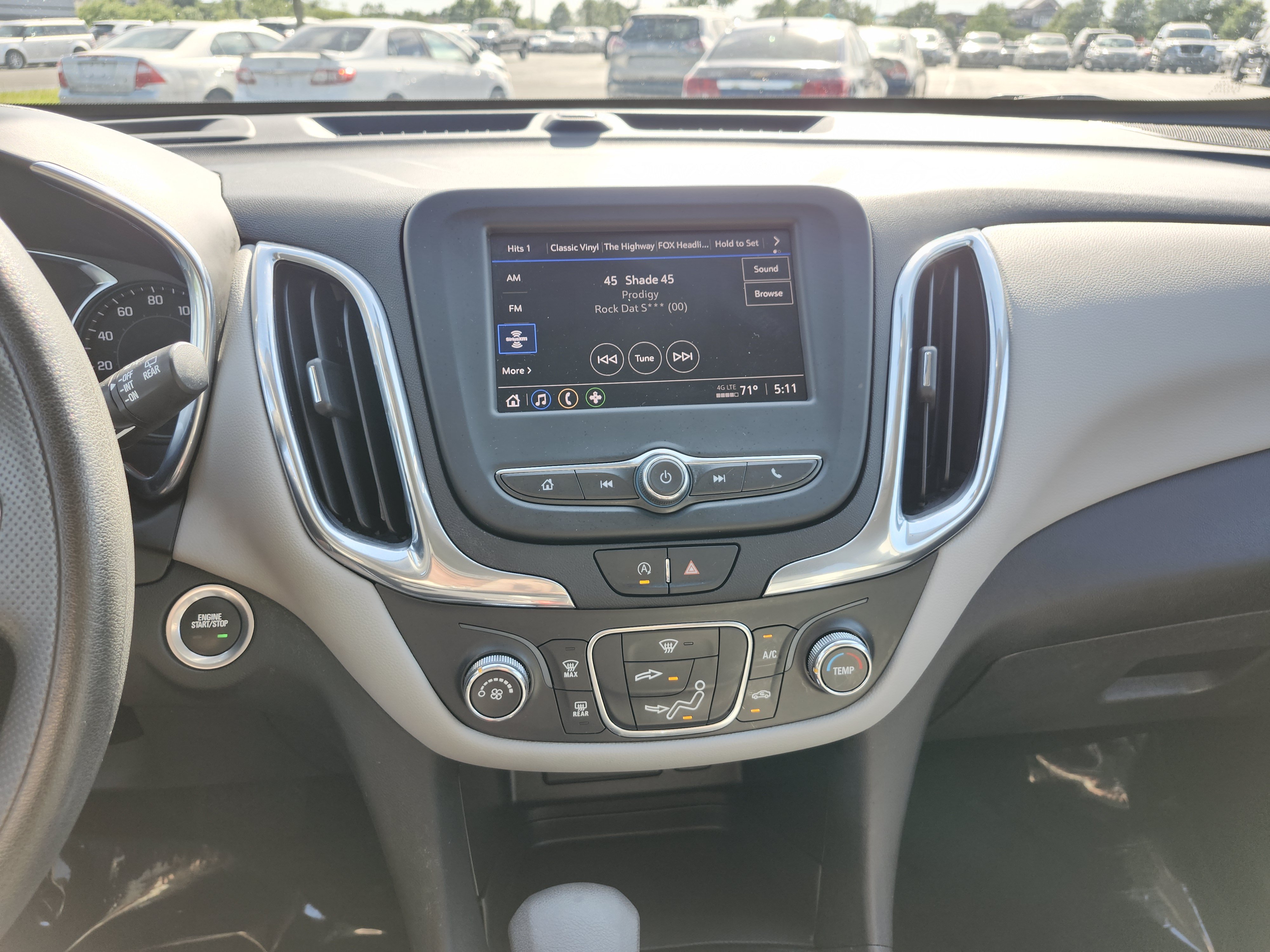 Used 2023 Chevrolet Equinox LT FWD image 28