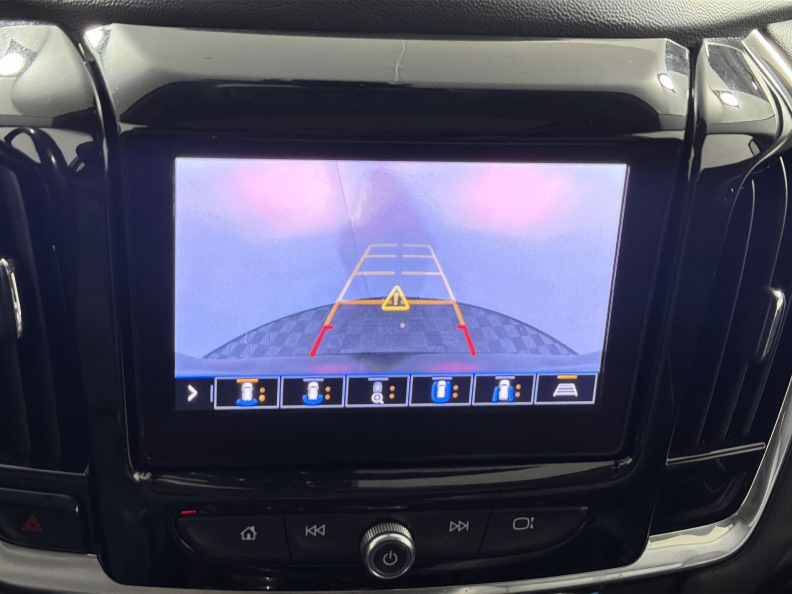 Used 2020 Chevrolet Traverse RS image 12