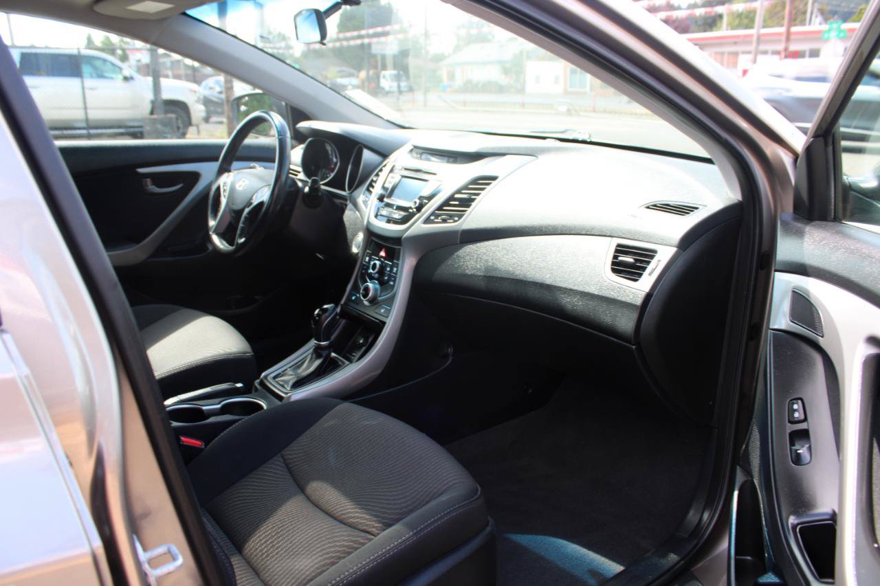 Used 2016 Hyundai Elantra Value Edition FWD image 16