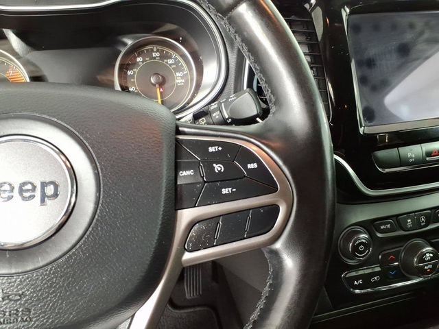 Used 2020 Jeep Cherokee Limited AWD/4WD image 16