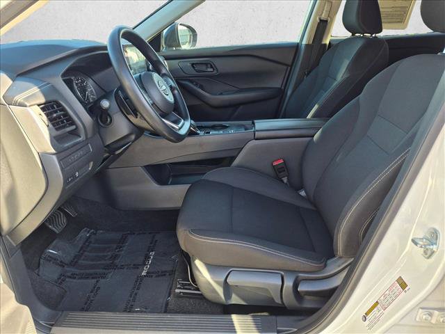 Used 2024 Nissan Rogue S FWD image 15