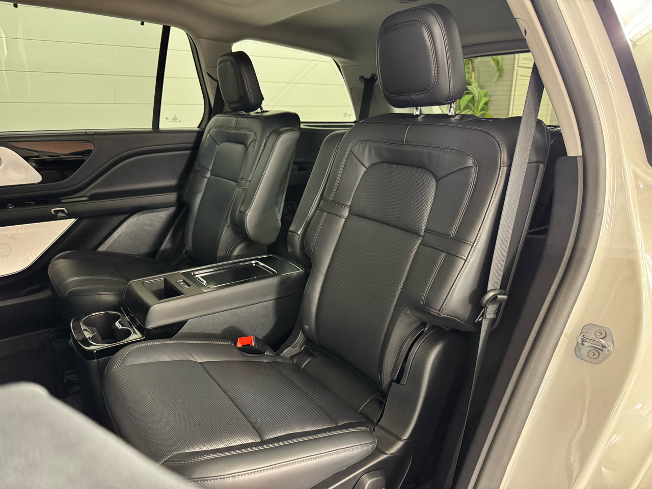 Used 2025 Lincoln Aviator Reserve w/ Equipment Group 201A image 36