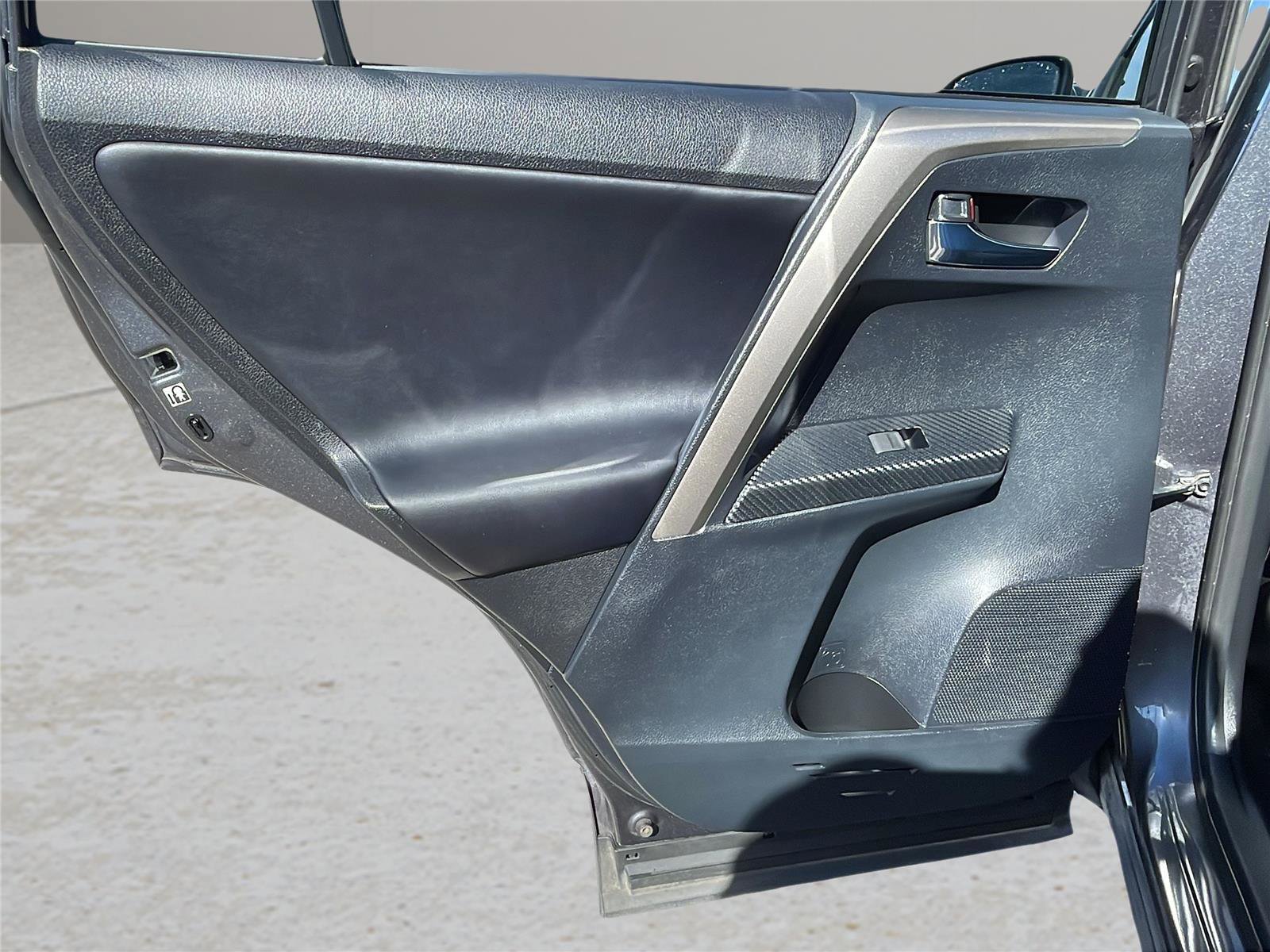 Used 2013 Toyota RAV4 Limited image 17