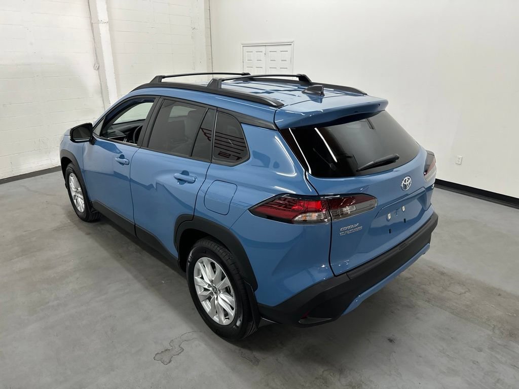 Used 2026 Toyota Corolla Cross LE FWD image 17