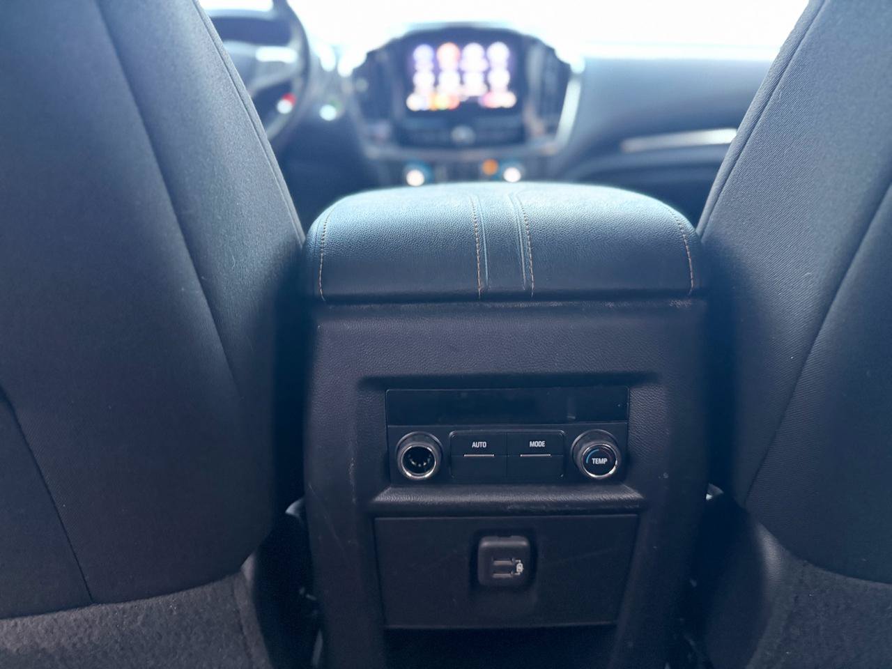 Used 2020 Chevrolet Traverse LT FWD image 18
