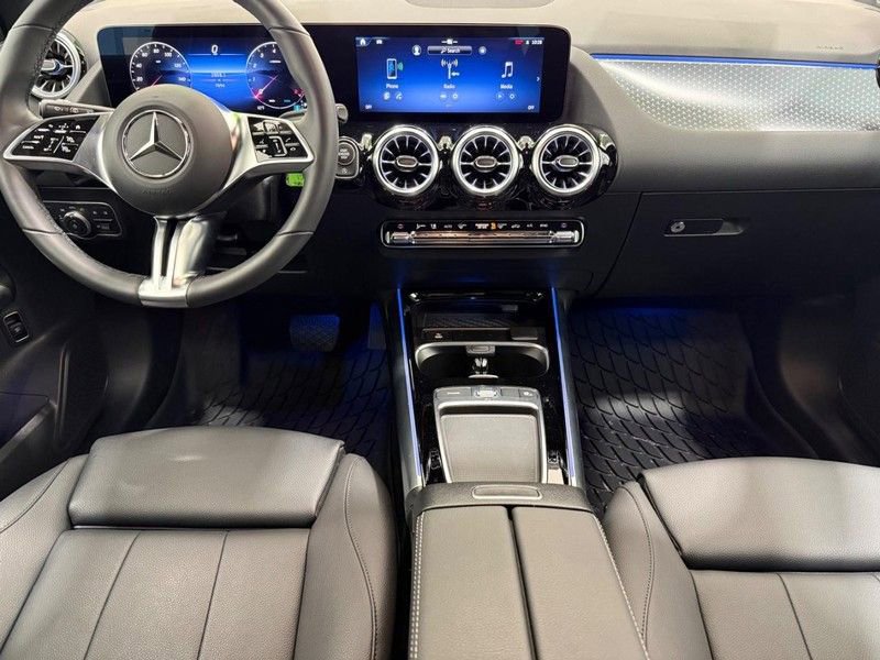 New 2025 Mercedes-Benz GLA 250 4MATIC image 5