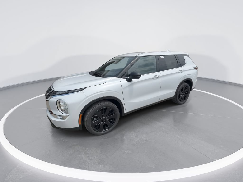 New 2026 Mitsubishi Outlander LE FWD image 4