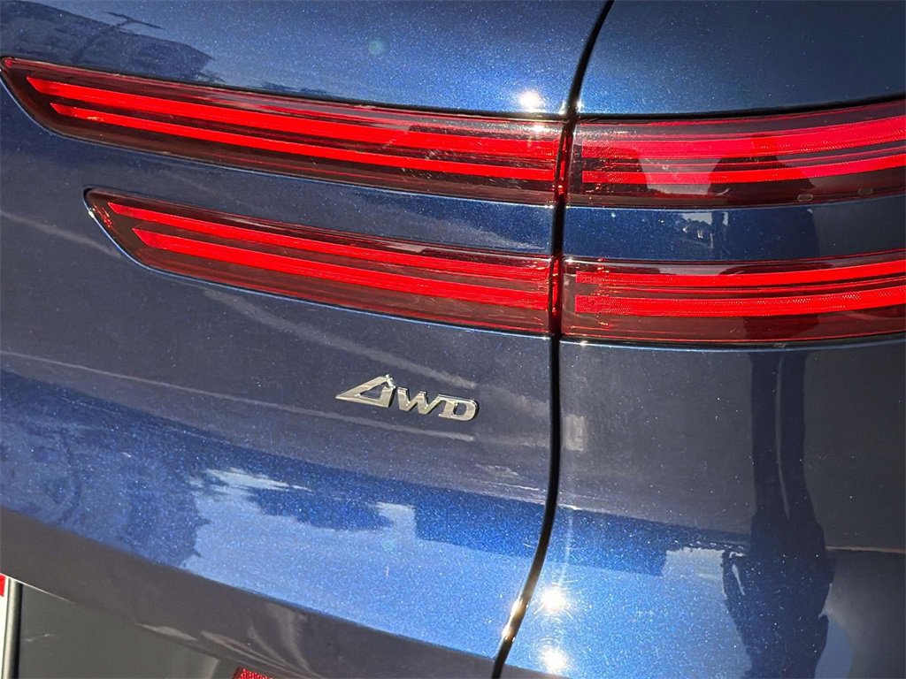 Used 2024 Genesis GV70 2.5T w/ Advanced Package image 19