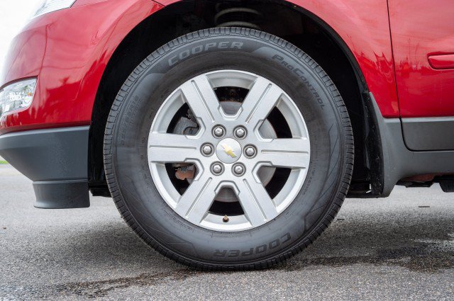 Used 2012 Chevrolet Traverse LT FWD image 14