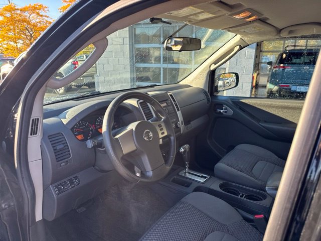Used 2011 Nissan Frontier SV AWD/4WD image 9