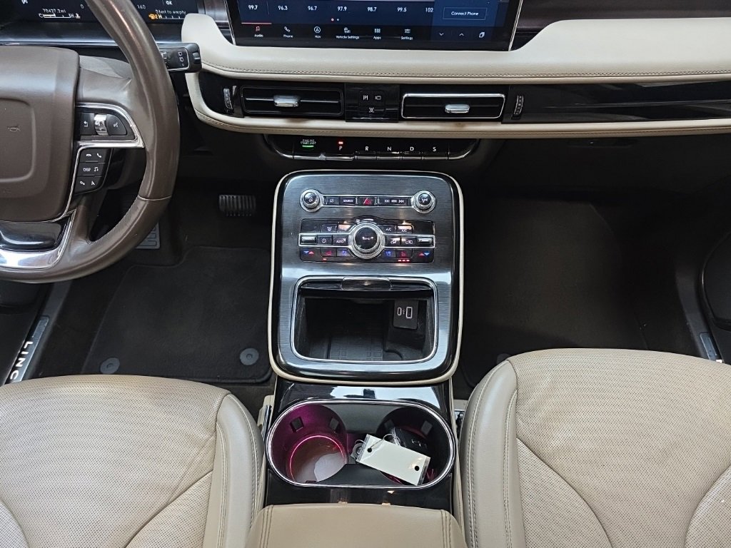 Used 2022 Lincoln Nautilus Reserve image 23
