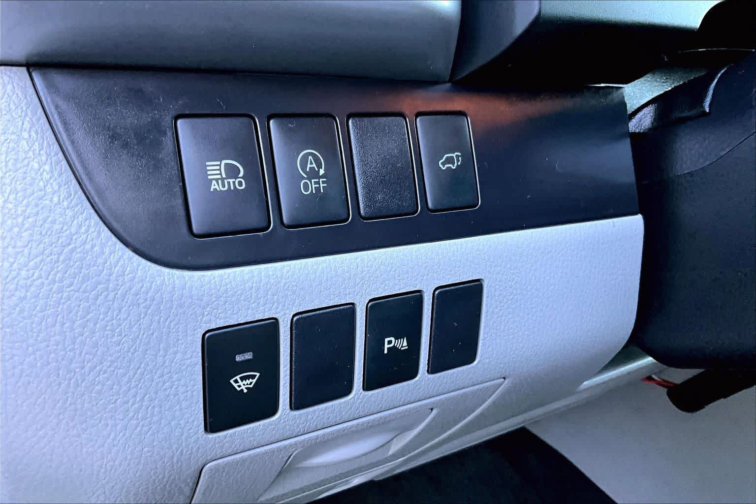 Certified 2018 Toyota Highlander Limited AWD/4WD image 33