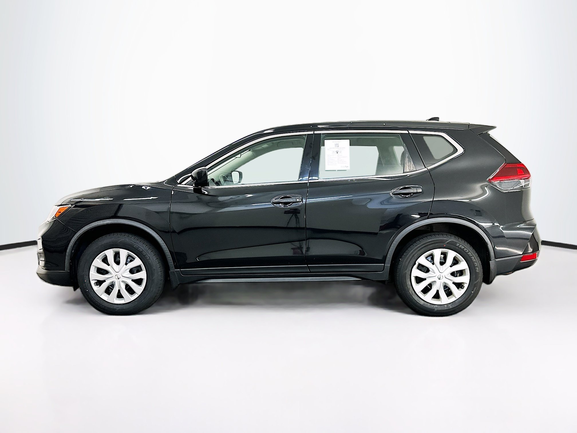 Used 2018 Nissan Rogue S AWD/4WD image 4