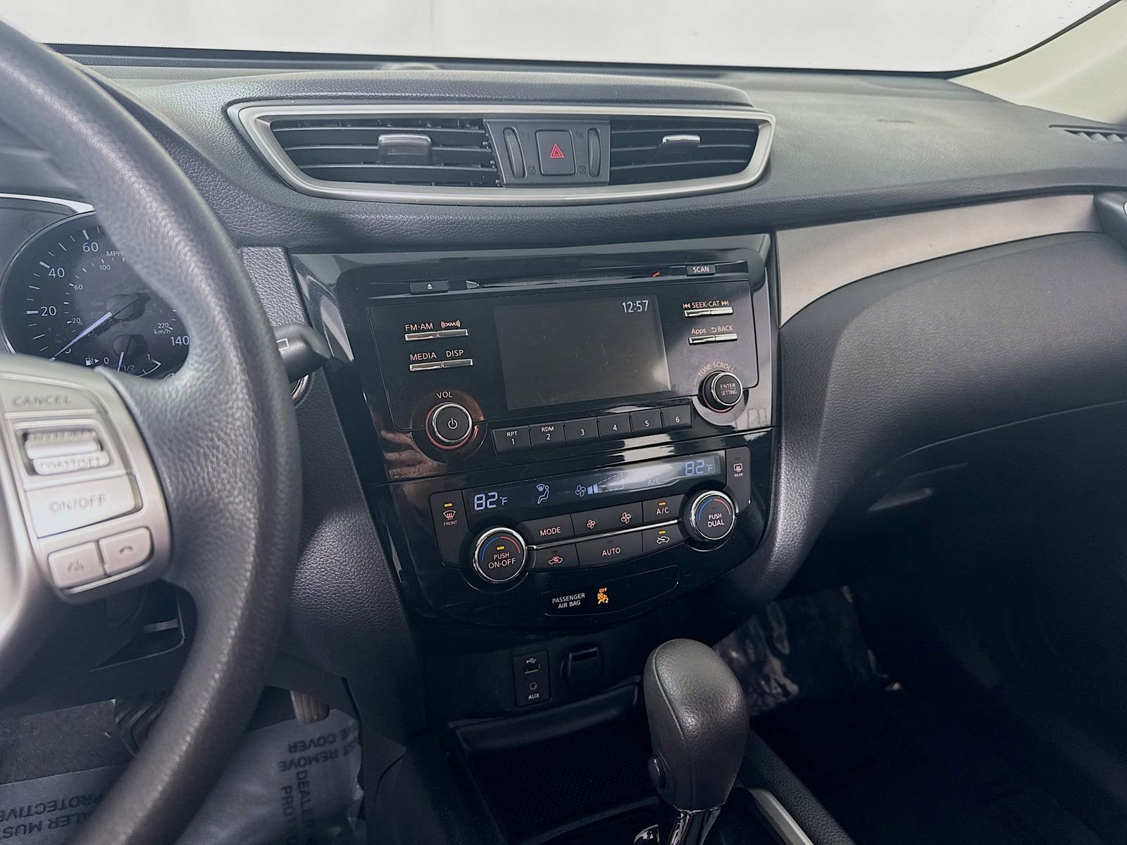 Used 2016 Nissan Rogue SV image 15