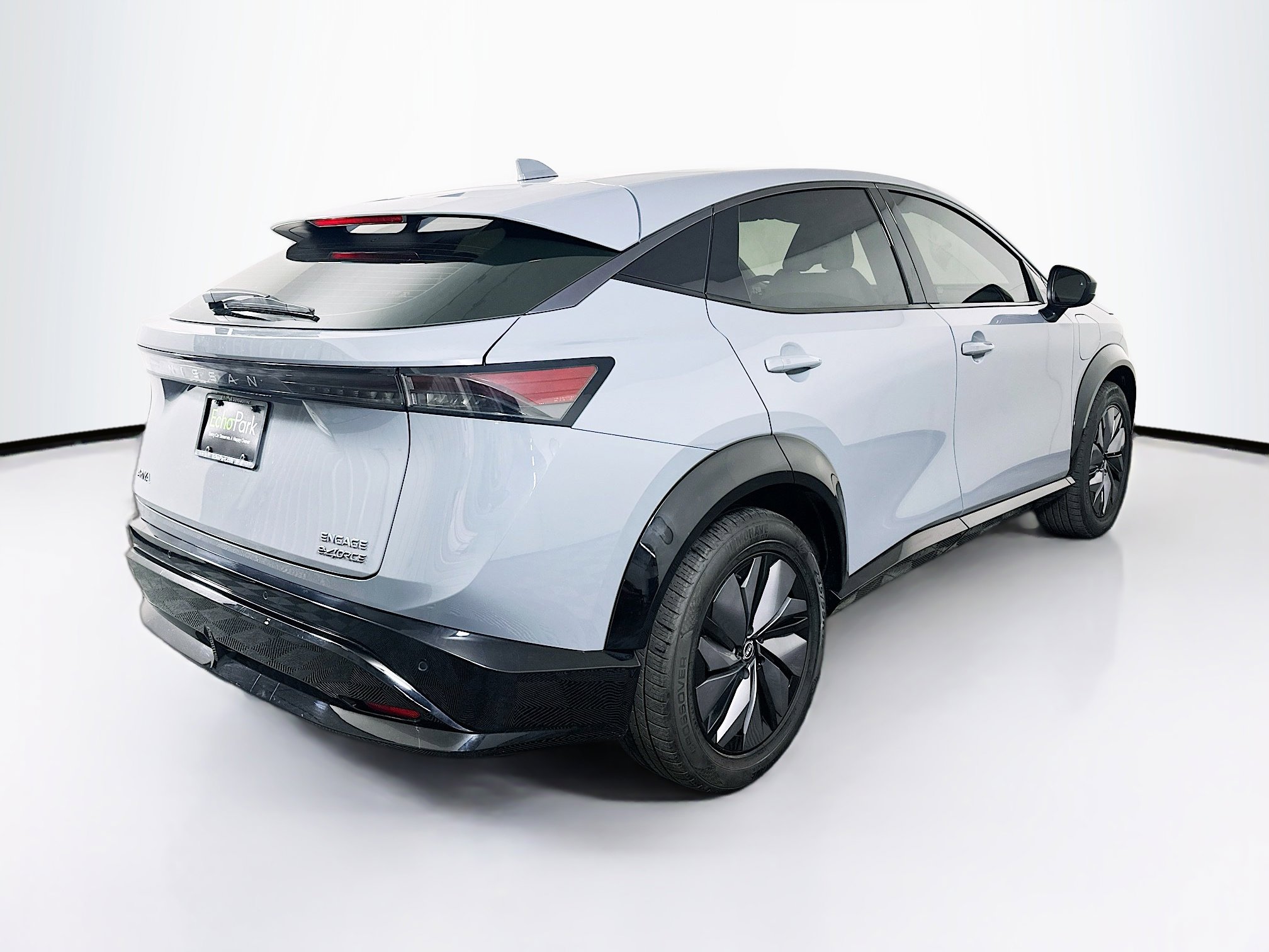 Used 2023 Nissan Ariya AWD image 9