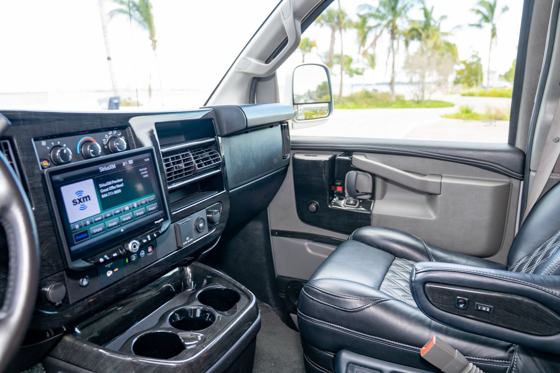 Used 2022 GMC Savana 2500 Extended RWD image 26