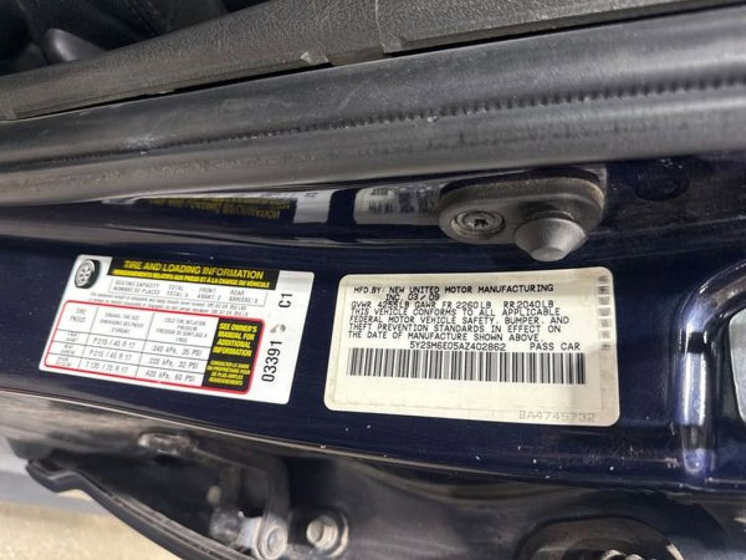 Used 2010 Pontiac Vibe AWD w/ Sun And Sound Package image 73