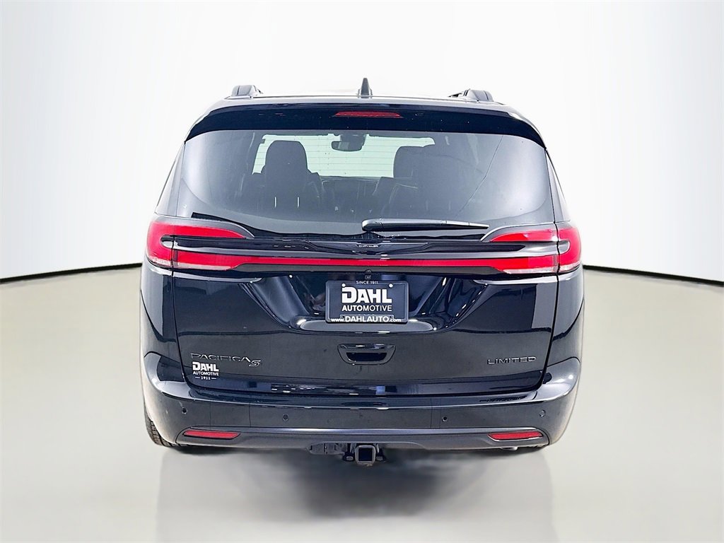New 2026 Chrysler Pacifica Limited image 6