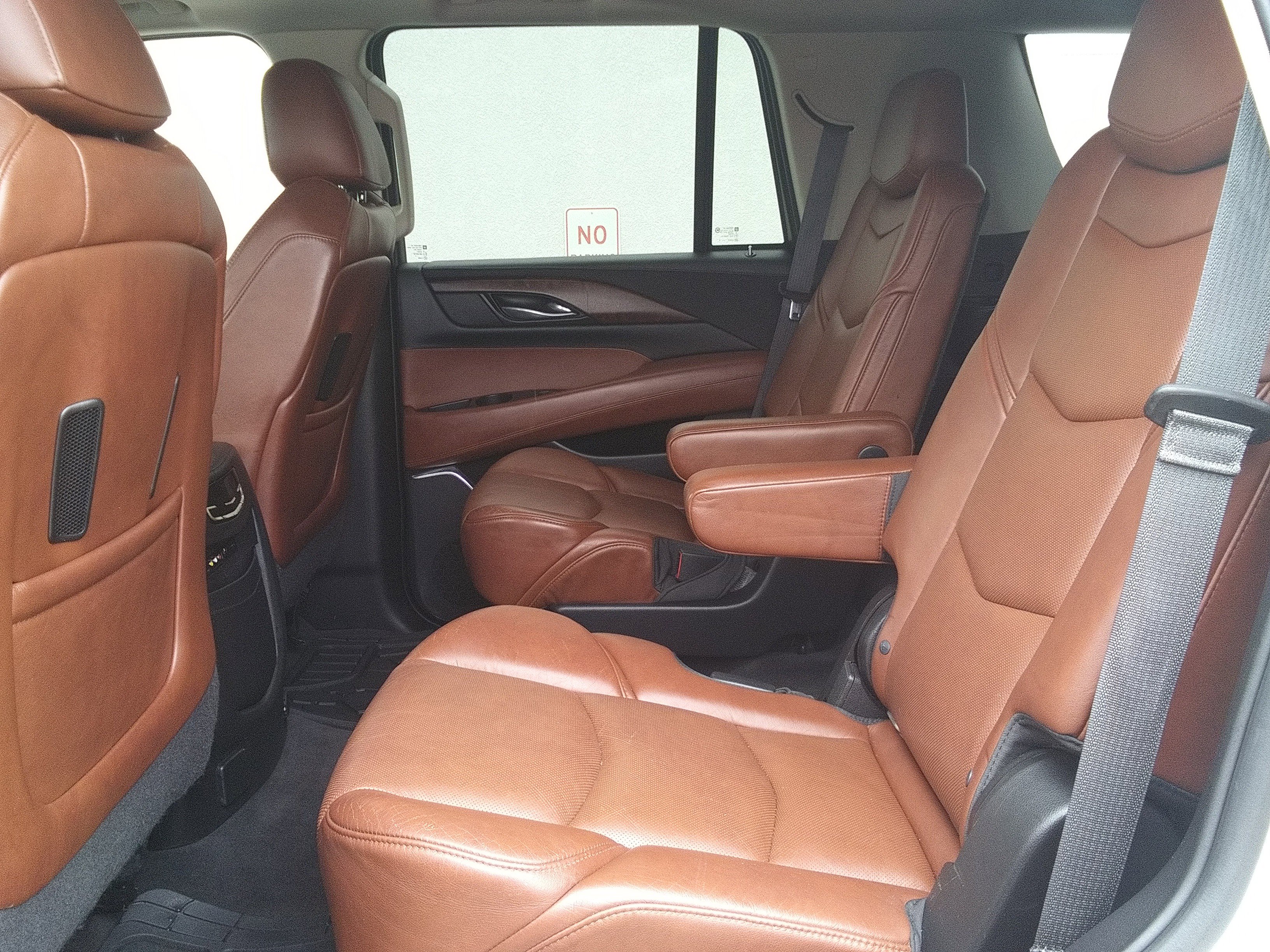 Used 2015 Cadillac Escalade Premium AWD/4WD image 12