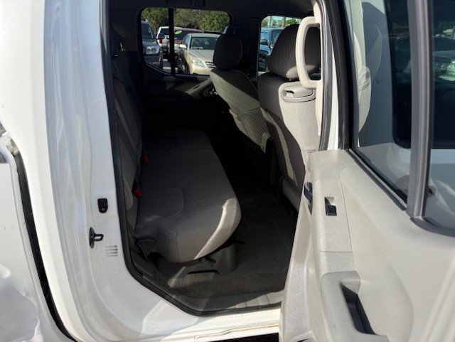 Used 2006 Nissan Frontier SE w/ (P01) Power Pkg RWD image 12