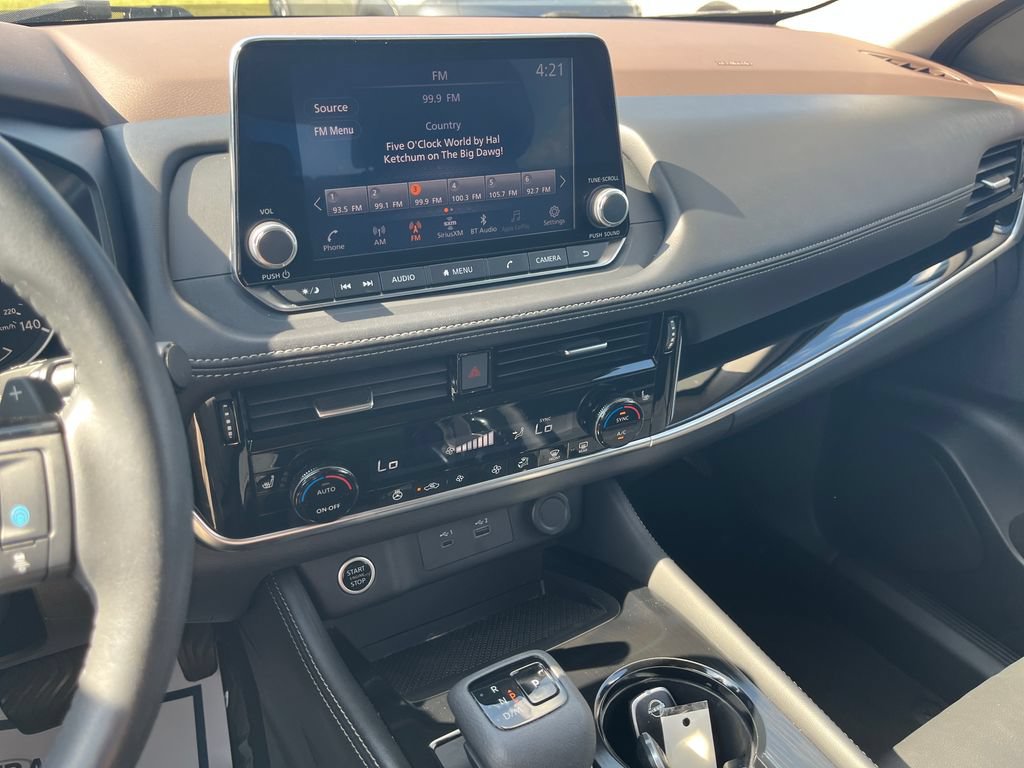 Used 2023 Nissan Rogue SL FWD image 17