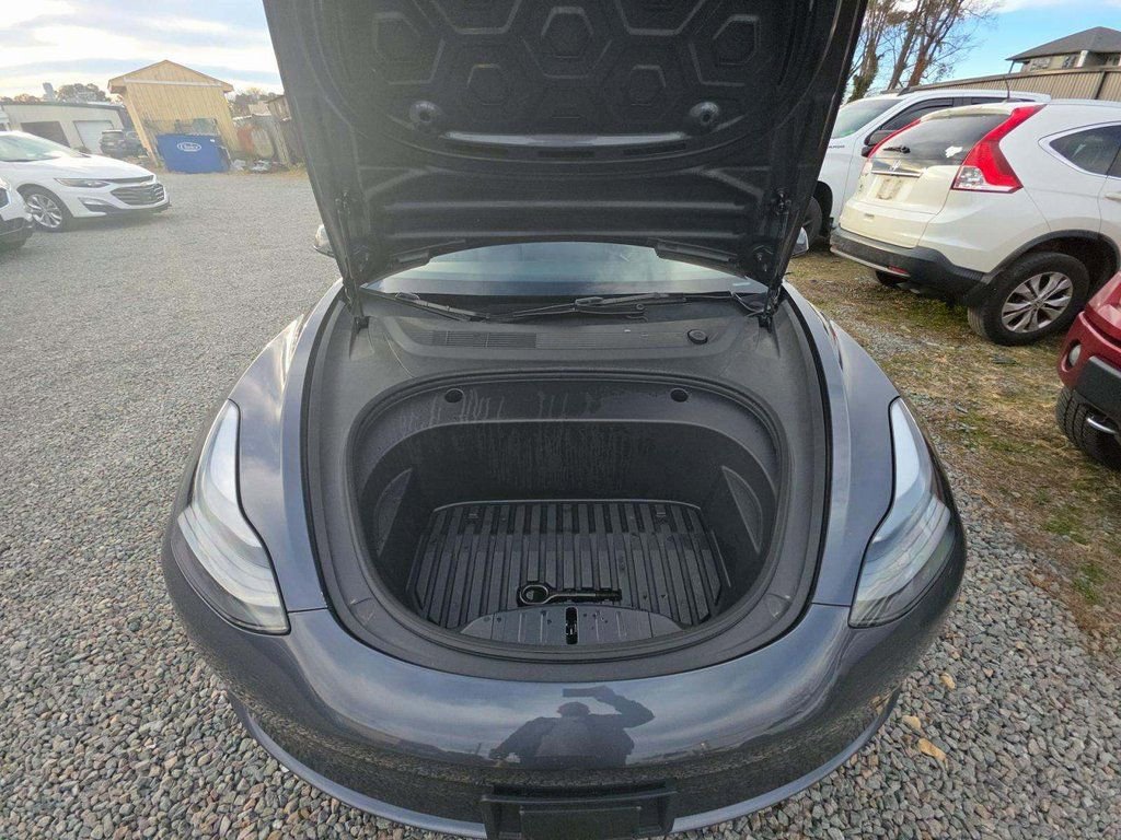 Used 2023 Tesla Model 3 Standard Range image 3