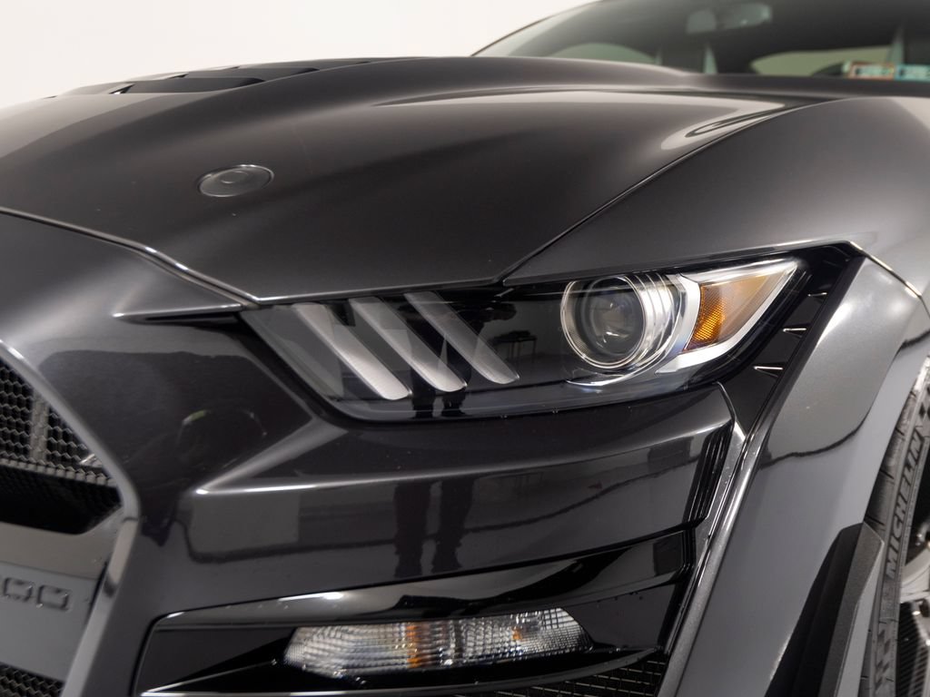 Used 2022 Ford Mustang Shelby GT500 w/ Carbon Fiber Track Pack RWD image 39