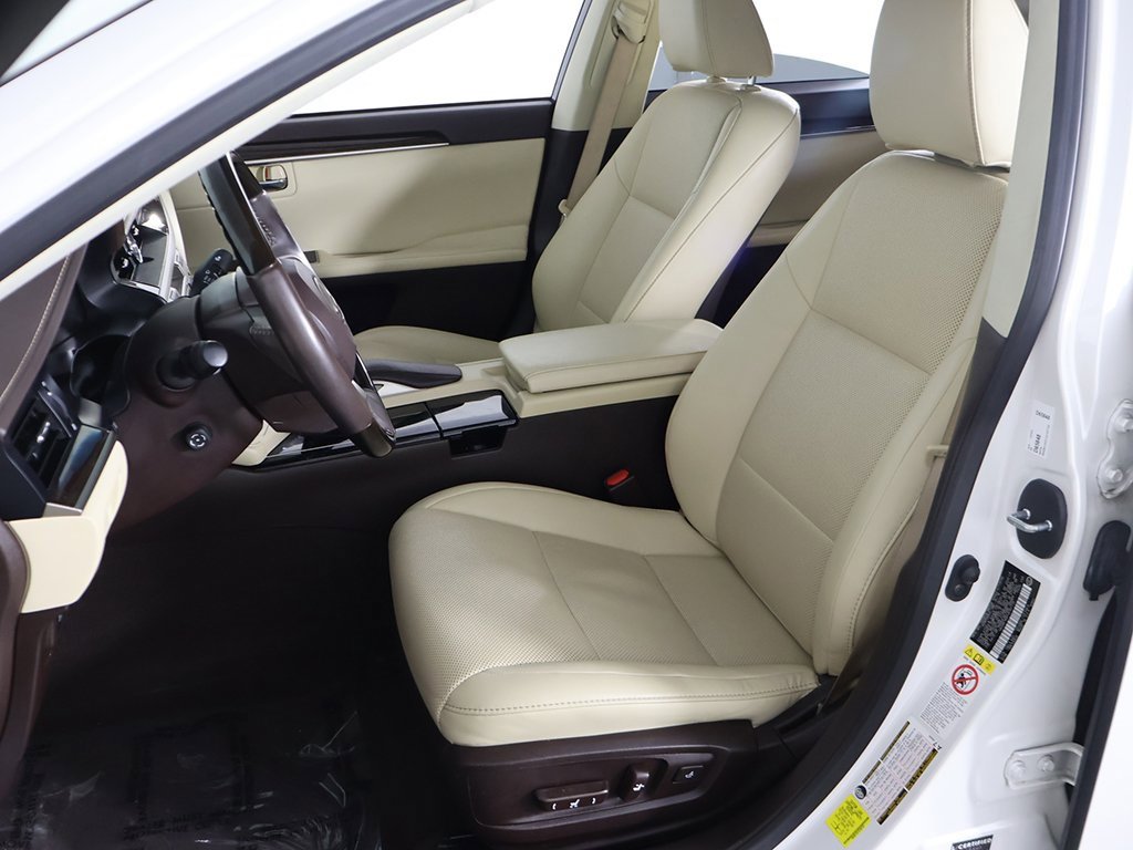 Used 2018 Lexus ES 350 w/ Ultra Luxury Package image 30