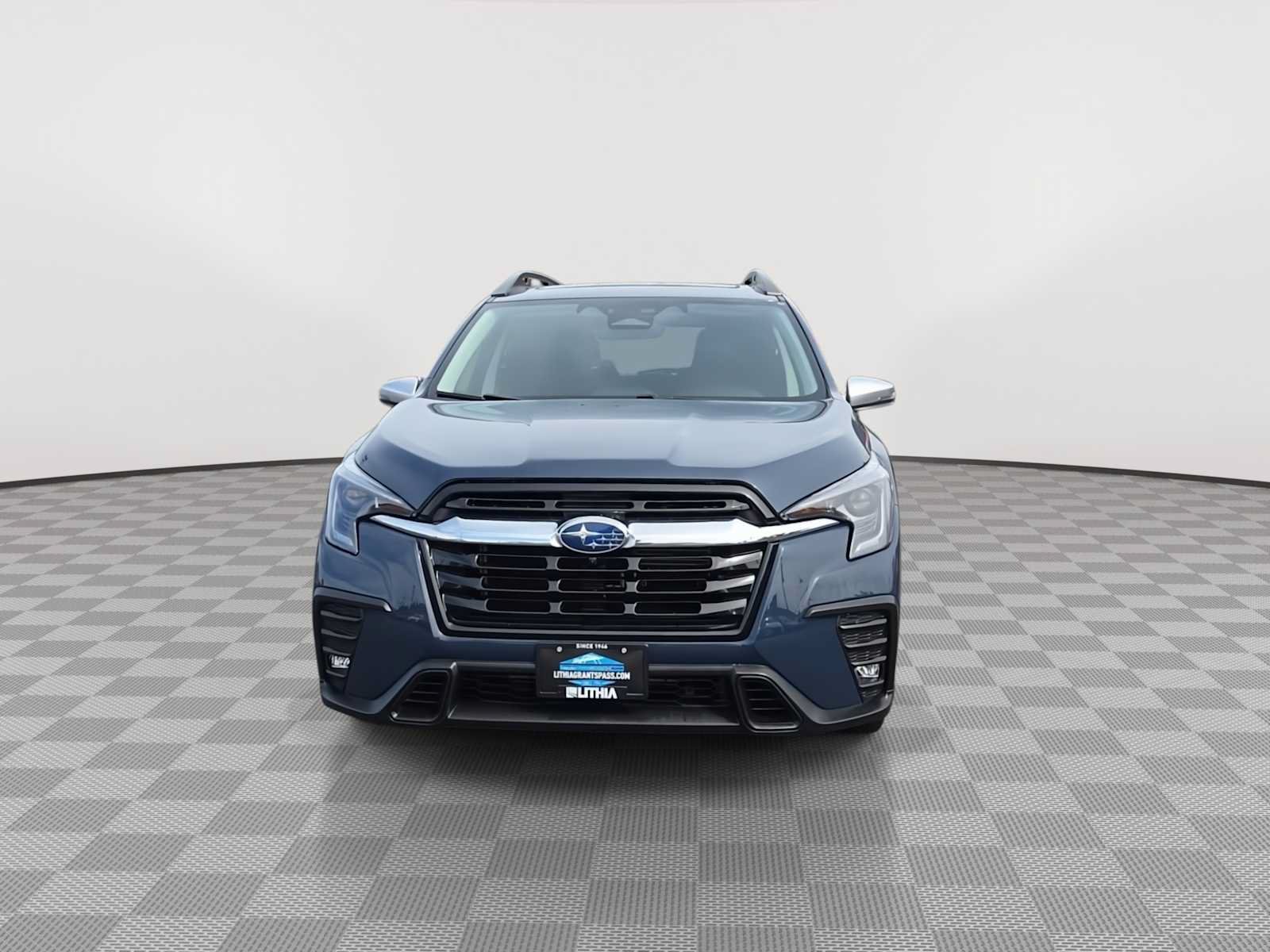 Used 2023 Subaru Ascent Limited w/ Technology Package AWD/4WD image 3