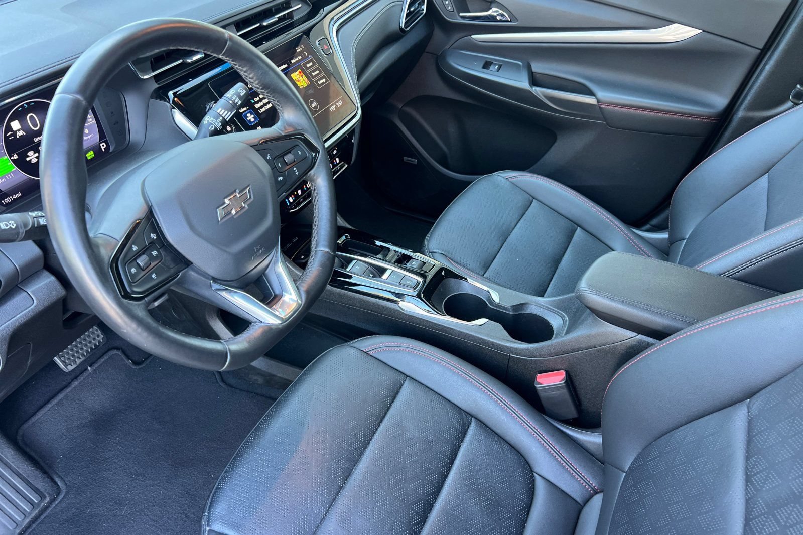 Used 2023 Chevrolet Bolt EUV Premier w/ Sun & Sound Package FWD image 11